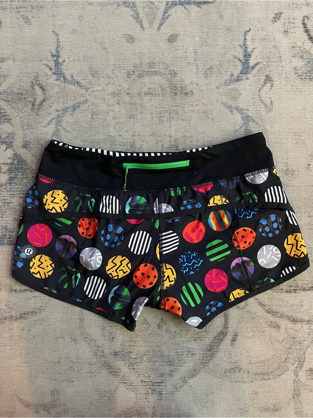 Lululemon SeaWheeze 2015 Speed Shorts Balls Print RARE Size 6